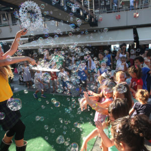 Bubble Games – Κατασκευή κλόουν στο Talos Plaza